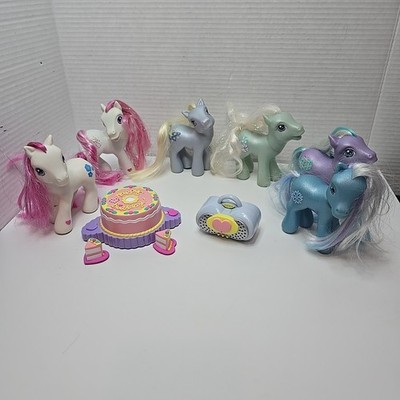 Hasbro Magnetic My Little Pony 2002 Lot of 6 + Birthday Cake + Music Box Working