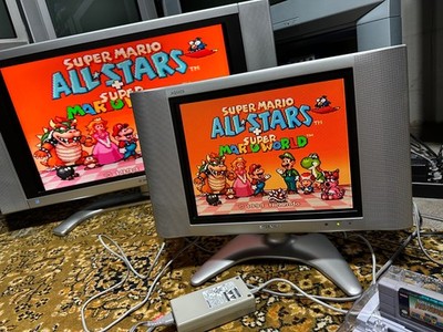 Sharp Aquos Liquid Crystal 15'' TV Retro Gaming LCD Model LC-15B4U-S w/ Power