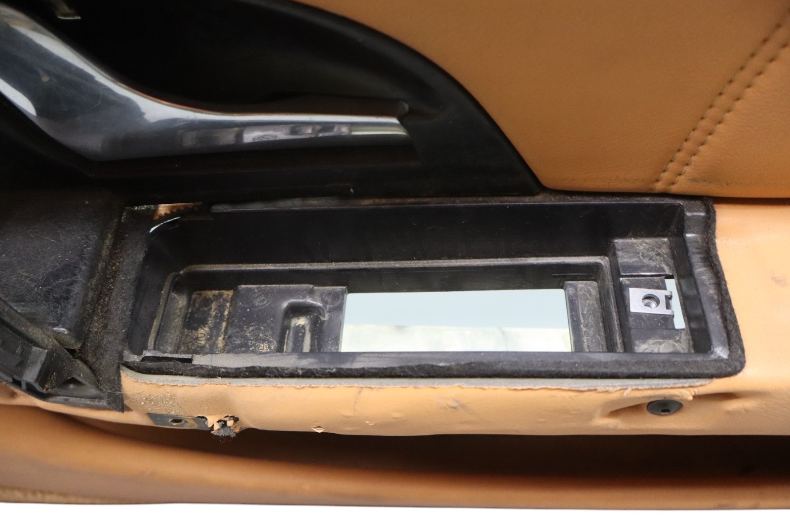 03-13 Maserati Quattroporte M139 Front Right Side Interior Door Panel OEM