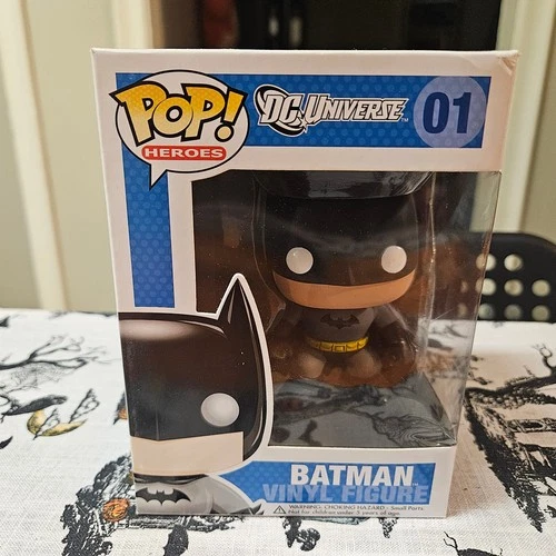 Funko Pop! Heroes DC Universe #01 Batman Vinyl Figure