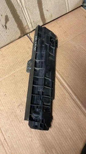 BMW 1 E87 Kühlerhalter 17107524914 2.00 Petrol 2007 31819217