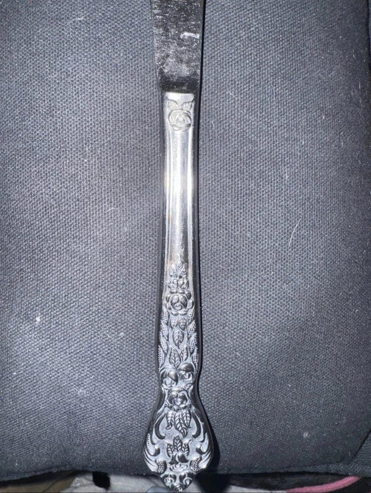 Cuchillo de acero inoxidable 1965 vintage descontinuado, por patrón "Versalles" de MSI Foto 3 de 4