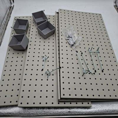 Amazon Basics Rechteckig Stecktafelset aus Metall, 48 Teile UNVOLLSTÄNDIG
