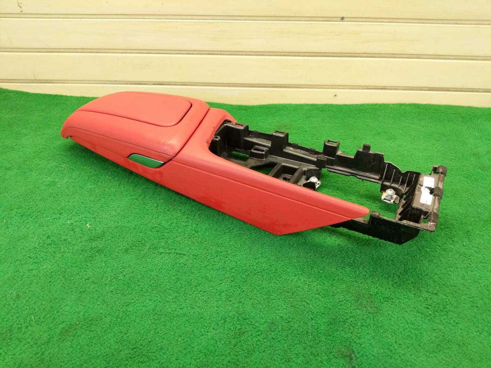 2017-2020 Audi R8 Performance Spyder OEM Center Console & Armrest Red 4S1864205B