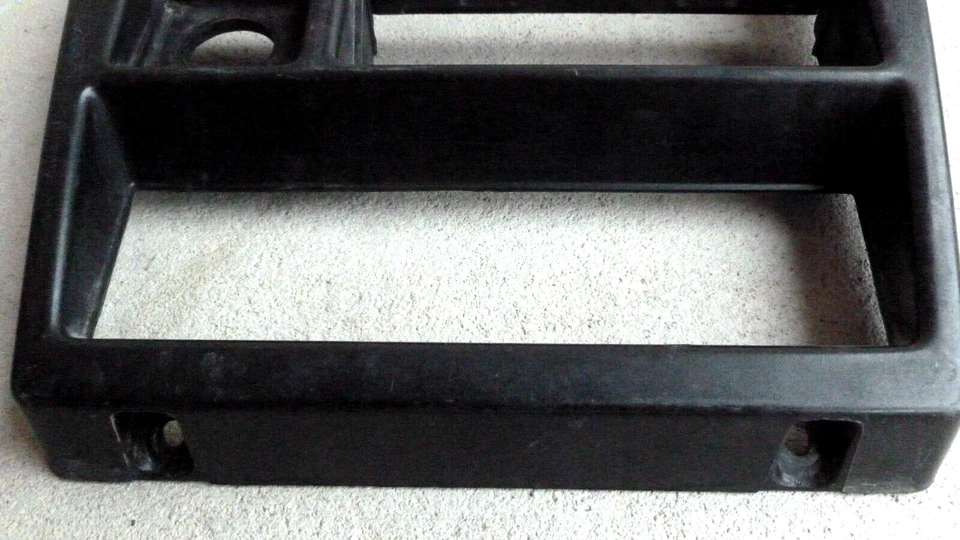 OEM Nissan D21 Pickup Truck Center Dash Surround Trim Stereo Cluster Radio Bezel - Изображение 4 из 4