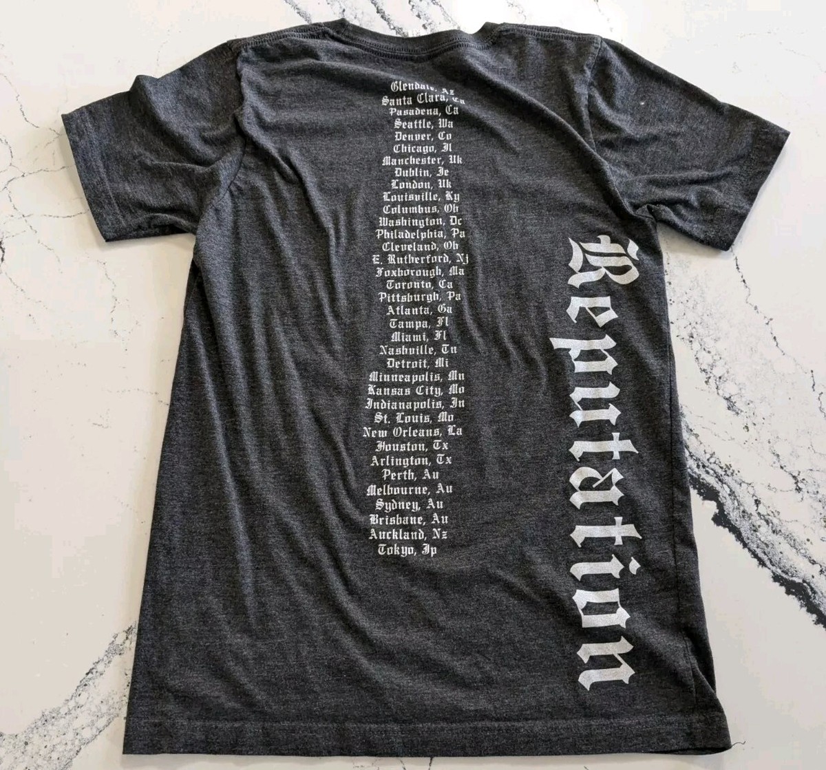Taylor Swift Reputation Tour Tシャツ 2018 Taylor Swift Reputation 2018 Stadium Tour T-Shirt Gray