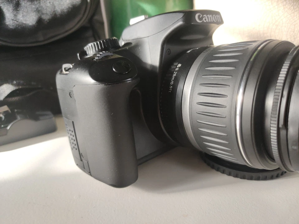 Cannon EOS 1000D Digital SLR Camera 18-55mm Starter Kit Set with Bag. - Image 3 of 4