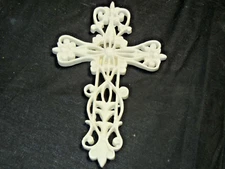 Decorative Ornate White CHRISTIAN CROSS  Wall Hanging Plaque 8"L x 5.5"W  NWT