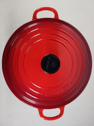 Le Creuset Vintage Dutch Oven 5.5 Qt Cerise Red Cast Iron #26 France w/Lid - Picture 2 of 11