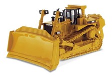 Diecast Masters 1:50 Scale Cat D11R Track-Type Tractor
