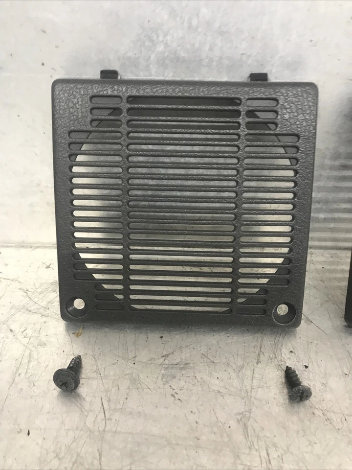 Juego de rejilla de altavoz de tablero Mazda 86-93 B2000 B2200 B2600i gris gris parrilla OEM (2) Foto 3 de 4