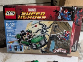 LEGO Marvel 76004 Spider-Man Spider-Cycle Chase Boxed Set w/ Minifigures