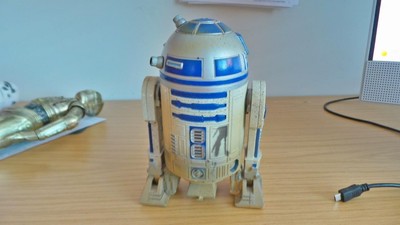 BM181: 1997 Star Wars R2D2 Lucasfilme - 6 cm groß - Battery Sound