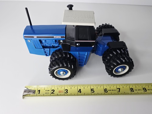 Scale Models - Ford 1156 Versatile Tractor - 1:32 - 1990 "Parts Mart" With Box - Picture 2 of 18