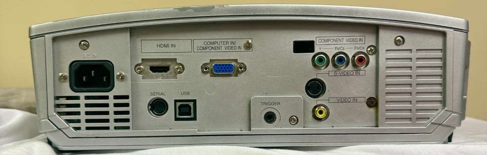 Mitsubishi HC3000 DLP HD Projector - 720p HDMI Home Theater - Image 3 of 4