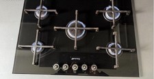 SMEG PV175N Plaque de cuisson gaz encastrable noir verre 5 brûleurs boutons