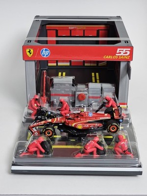 Bburago 1:43 Ferrari SF-24 #55 Carlos Sainz Diorama Pit Crew