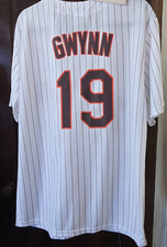 PADRES Tony Gwynn #19 Promo Giveaway Shirt Adult L Petco Park San Diego CA.