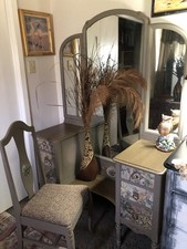 Antique Vanity 1920s With Trifold Mirrors