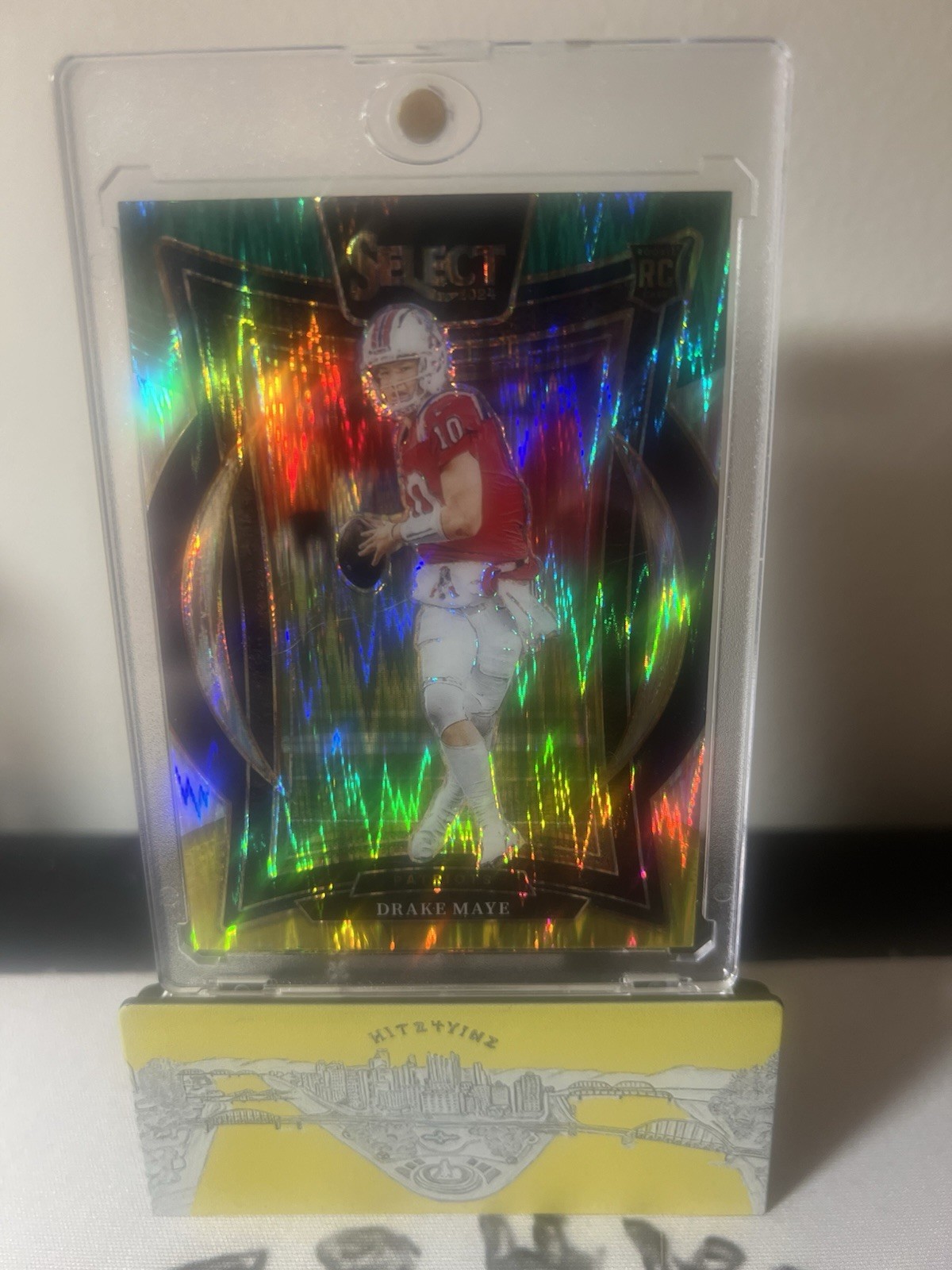 2024 Panini Select - Concourse Drake Maye #27 Green & Yellow Shock Prizm (RC)