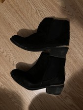 Trashed Boots Size 5 Women’s