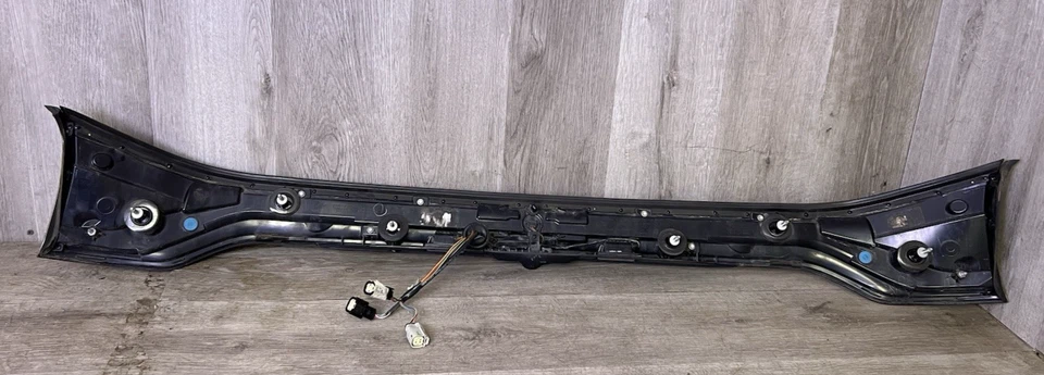 Barra de luz de escotilla Ford Edge 2015-2019 con cámara de reversa FT4B-13A565 Foto 3 de 4