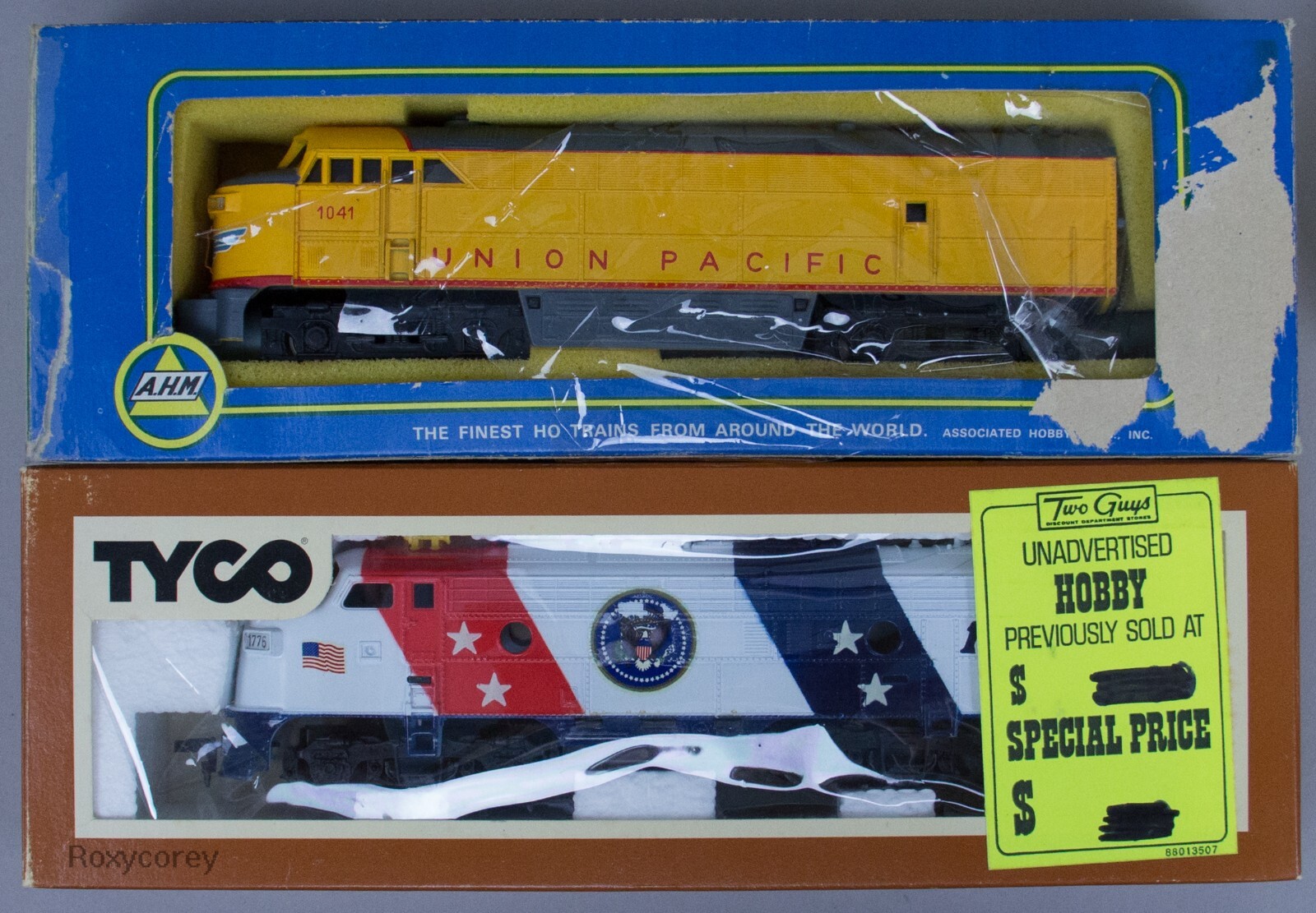 Vintage AHM HO Scale Union Pacific Locomotive Engine & Presidential Dummy Engine