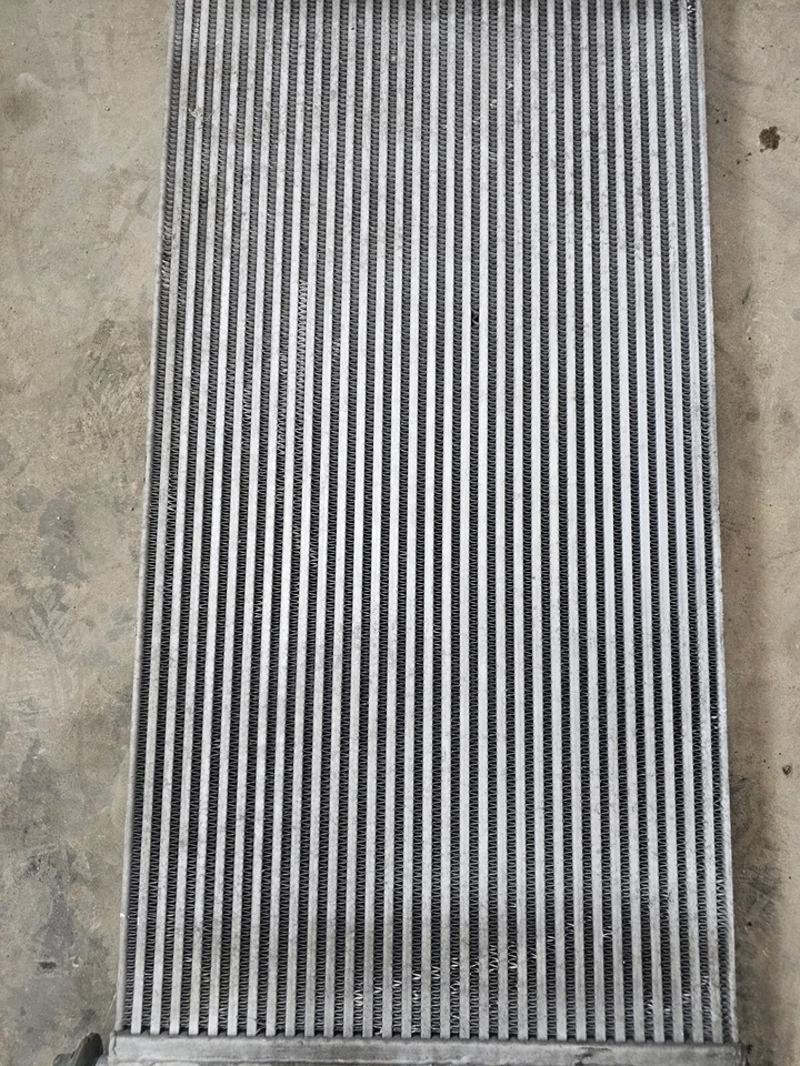 Chevrolet Silverado 3500 2001 2002 2003 2004 2005 OEM intercooler 6,6 L diésel Foto 3 de 4