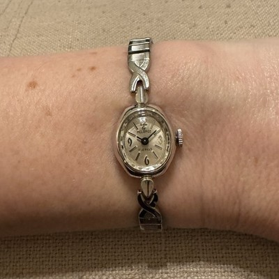 Vintage Helbros 17 Jewels Women display picture 1