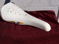 Viscount Dominator bmx seat 2166 White Vintage Old School GT OG Decals