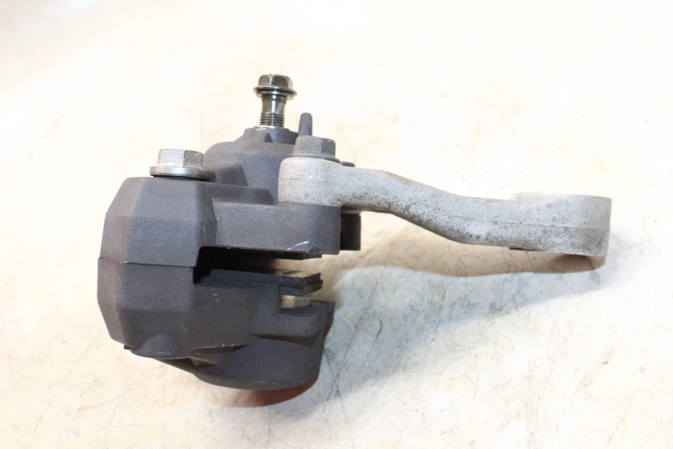 04-09 PINZA DE FRENO TRASERA SUZUKI GS500F OEM CON SOPORTE DE MONTAJE Foto 4 de 4