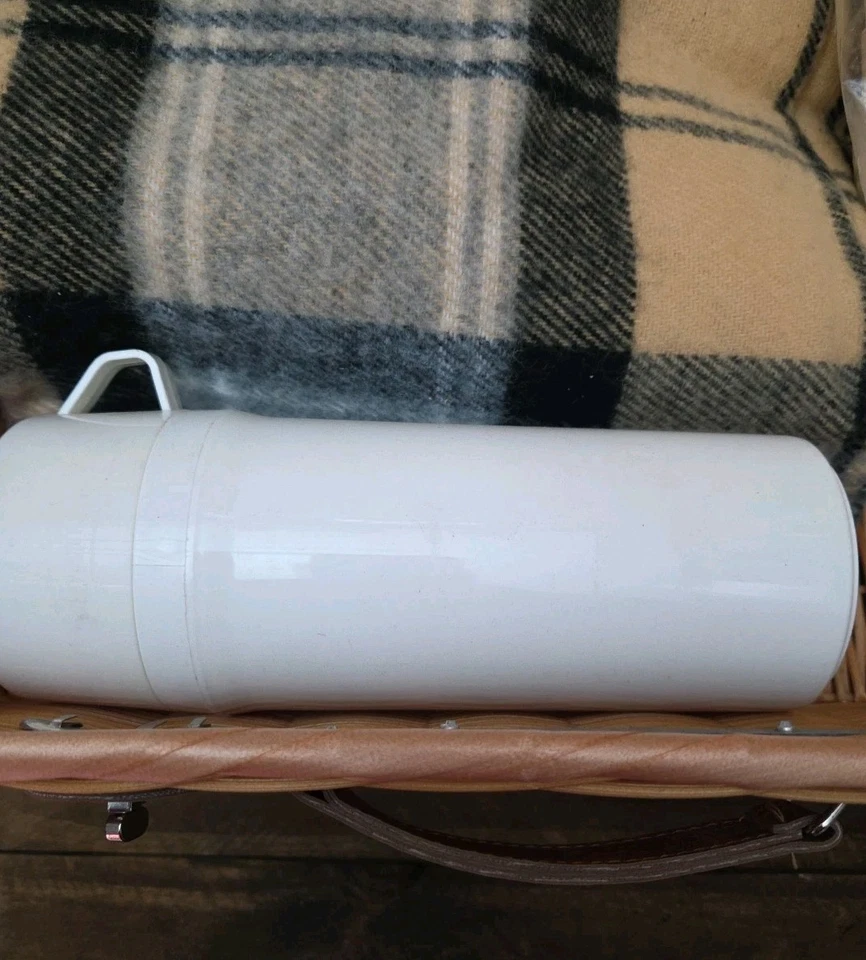 Cesta de picnic completa vintage años 70 maleta de mimbre asa de cuero nueva Foto 4 de 4