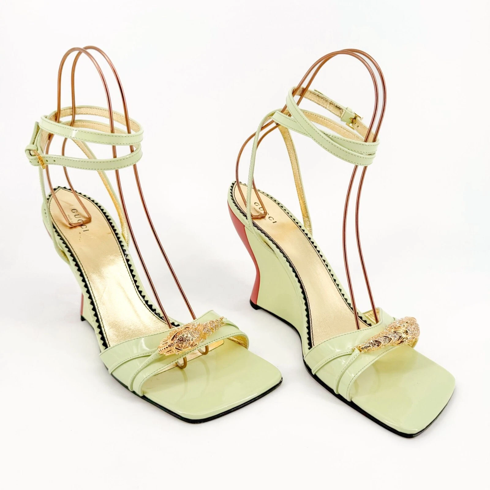 Sandales compensées Gucci Crystal Tiger EU 41 US 11 vert pastel verni ornées