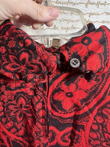 VALENTINO Miss V Wool Silk Paisley Blouse Red Black Cufflink Buttons Size 8 Ee - Picture 8 of 11