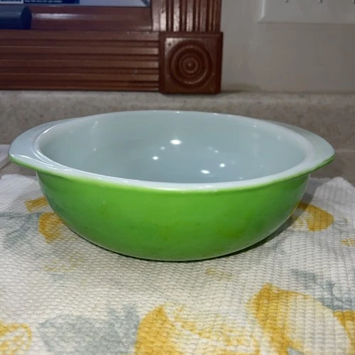 Vintage 60's Pyrex Lime Green #024 2QT Mixing  Bowl