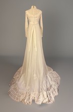 Vintage Boho Prairie Victorian Creme Wedding Dress Embroidered Lace Appliqu