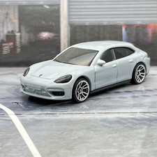 Hot Wheels Porsche Panamera Turbo S E-Hybrid Sport Turismo 2019 1:64 Diecast