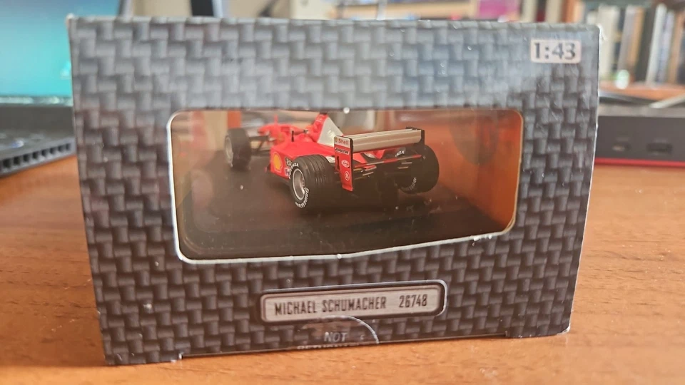 Hot Wheels Racing Ferrari F1 2000 Michael Schumacher Race Car - 1:43 Boxed - Immagine 3 di 4