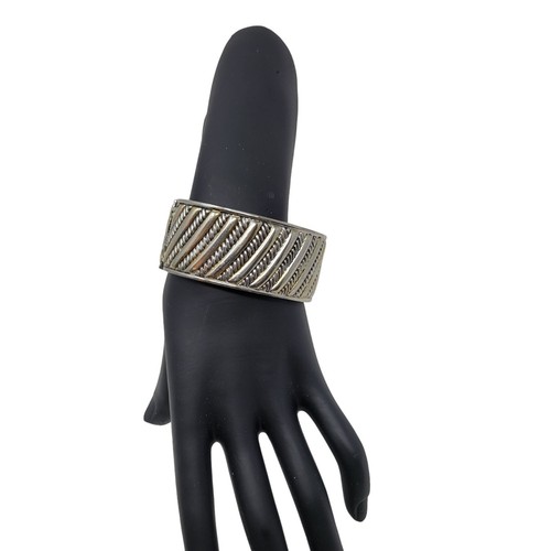 Vintage Brutalist Wide Clamper Cuff Bracelet Gold Silver Rope Striped Texture - Picture 6 of 6
