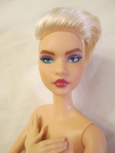Nude Barbie Looks #8 Doll 2021 Made to Move Body Platinum Blonde Short Hair MTM