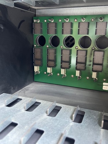 BARCO DX-700 VIDEO PROCESSOR (FOR PARTS) - Afbeelding 15 van 17