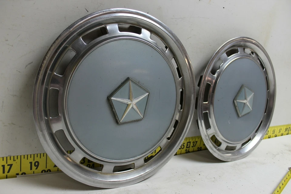 Juego de tapacubos azul Mopar 14" Dodge Aries Reliant Chrysler LeBaron 1982 fabricante de equipos originales (3802) Foto 3 de 4