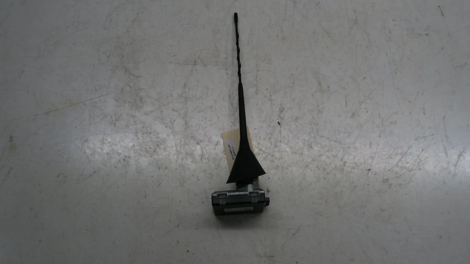 Antena trasera exterior convertible BMW 230i F23 2017-2021 OEM 6801167 Foto 2 de 4