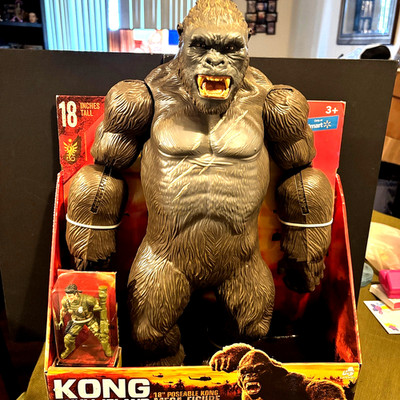 King Kong ''Skull Island'' Poseable Mega Figure 18'' inch Kong