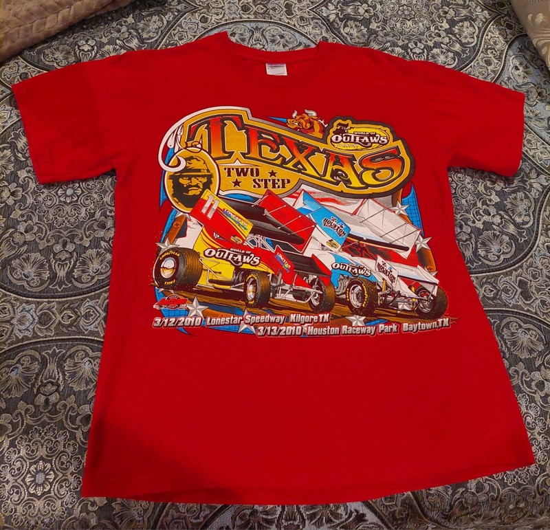 World Of Outlaws RARE 1 RACE TEXAS TWO STEP  MARCH 13, 2010 Tshirt NWOT MEDIUM
