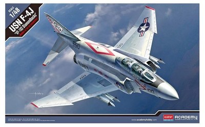 Academy 1/48 Scale US Navy F-4J Phantom Ii Vf-102 Diamondbacks Plastikmodellbausatz