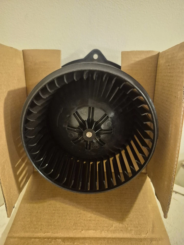 Двигатель вентилятора VDO PM9182 1999-2003 Mitsubishi Galant - Изображение 4 из 4