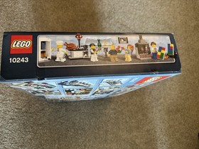 Brand New Sealed LEGO Creator Expert: Parisian Restaurant (10243)