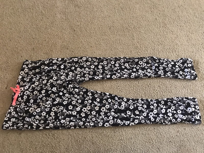 Girls Black Leggings Size Large Flowers Black and White VGC