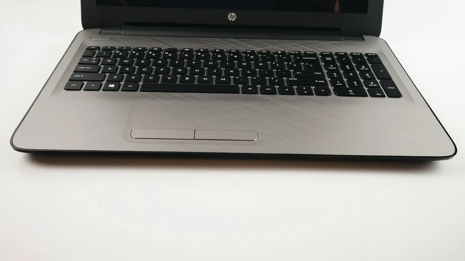 Cheap HP Laptop AMD A8 Quad Core 15.6" HD Screen 16GB RAM 256GB SSD Win11 PC - Image 3 of 4